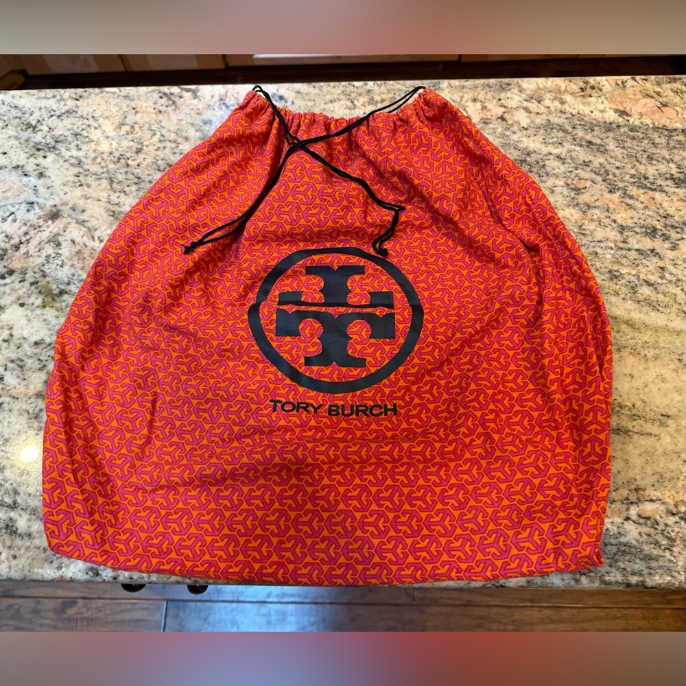 Tory Burch Large Orange and Red Patterned Drawstring Dust bag - Picture 2 of 10